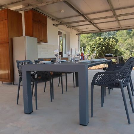 Robinson Olive Tree Huts Villa Cara Exterior photo
